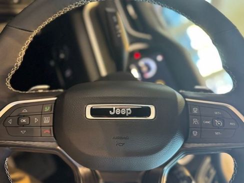 New 2025 Jeep Grand Cherokee L Altitude image 25