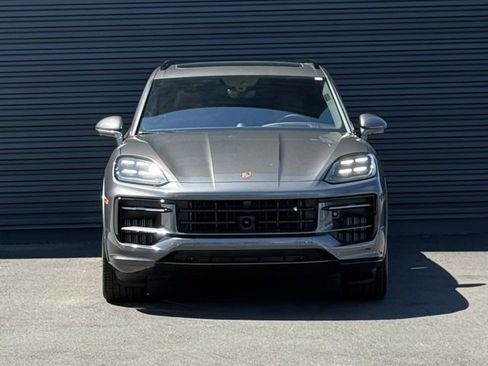 New 2025 Porsche Cayenne GTS image 10