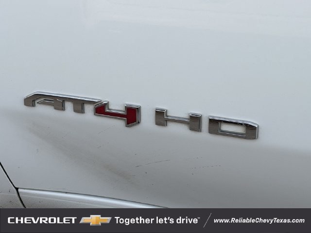 Used 2020 GMC Sierra 3500 AT4 w/ AT4 Preferred Package AWD/4WD image 11