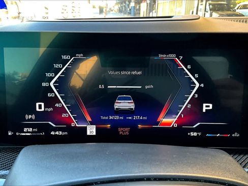 Used 2024 BMW X7 M60i w/ Executive Package image 25