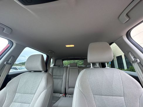 Used 2025 Nissan Rogue SV FWD image 32
