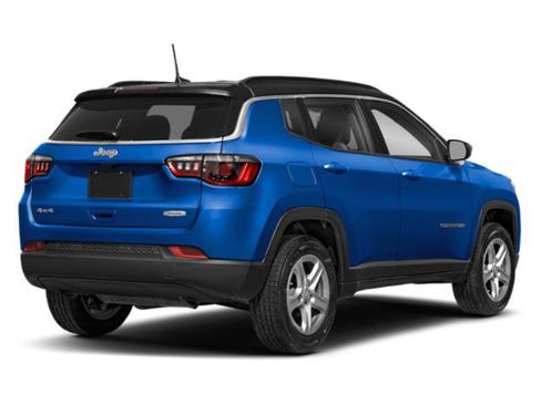 Certified 2023 Jeep Compass Limited image 3