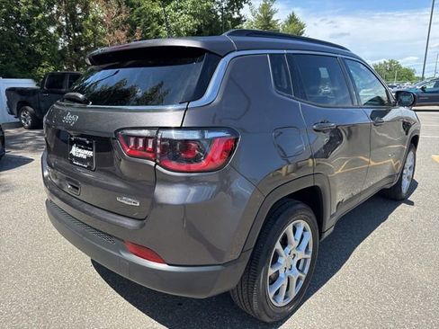 Used 2022 Jeep Compass Latitude AWD/4WD image 14