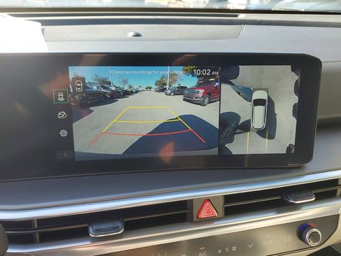 Used 2025 Kia Sorento SX image 27