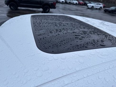 Certified 2023 Lexus ES 300h w/ Premium Package image 9