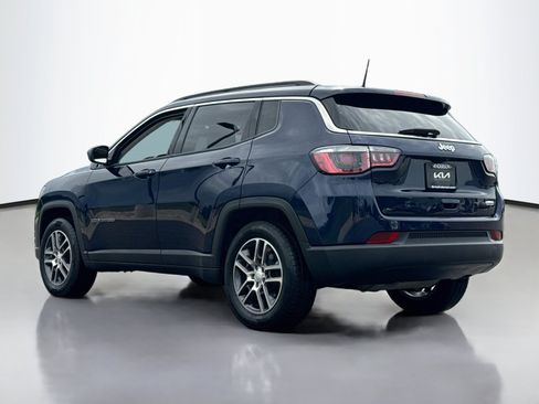 Used 2018 Jeep Compass Latitude w/ Safe & Security Group FWD image 5