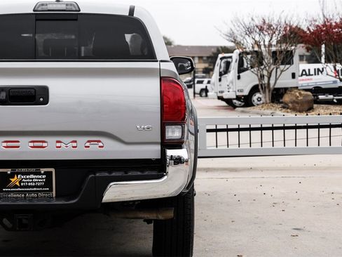 Used 2019 Toyota Tacoma TRD Off-Road image 45