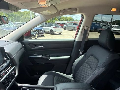 Used 2022 Nissan Pathfinder SV w/ Cargo Package FWD image 16