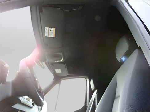 Used 2024 Mercedes-Benz Sprinter 2500 image 19