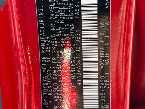 Used 2025 Toyota Camry SE image 29