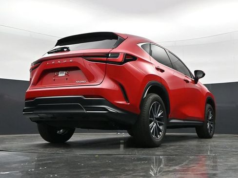 Used 2025 Lexus NX 250 FWD w/ Towing Package (2000 Lbs) image 37