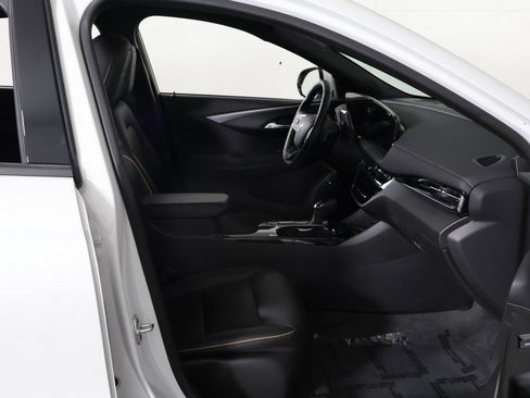 Used 2025 Buick Envista Avenir image 26