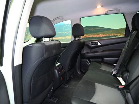 Used 2018 Nissan Pathfinder SV image 50