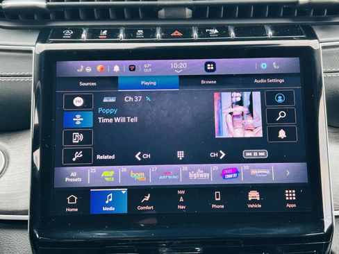 Used 2023 Jeep Grand Cherokee L Limited w/ Black Appearance Package image 24