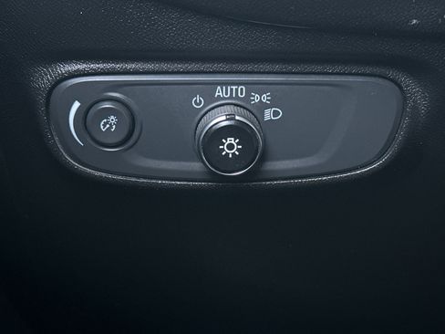 Used 2021 Chevrolet Equinox LT image 31