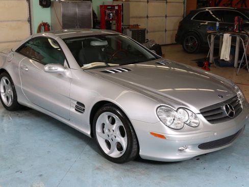 Used 2005 Mercedes-Benz SL 600 image 2