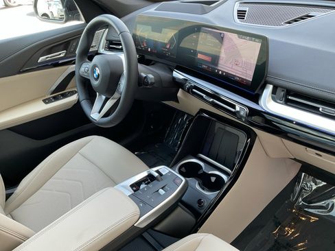 Certified 2025 BMW X1 xDrive28i w/ Technology Package image 32