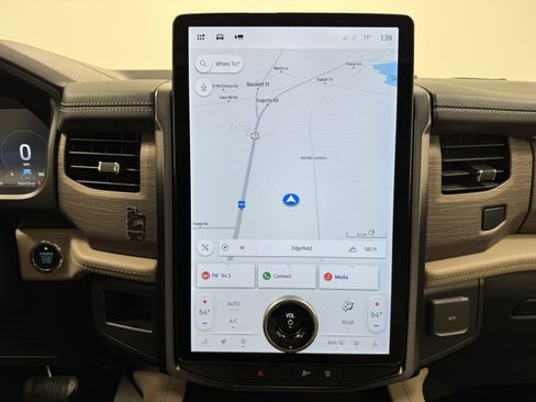 Used 2022 Ford Expedition Limited image 20