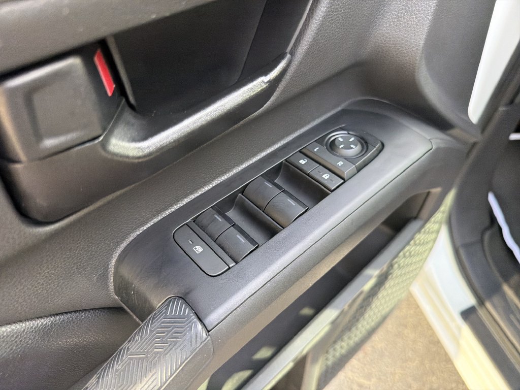 Used 2025 Toyota Tacoma SR5 AWD/4WD image 22