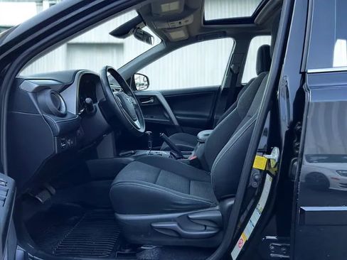 Used 2018 Toyota RAV4 XLE image 15