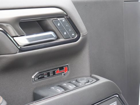 Used 2024 GMC Sierra 1500 AT4 w/ Technology Package image 21