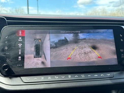 Used 2024 Dodge Charger R/T w/ Plus Group image 17