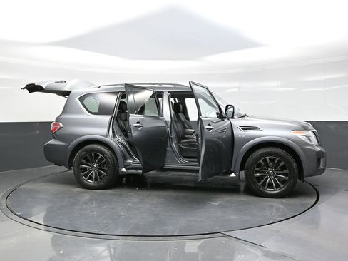 Used 2018 Nissan Armada Platinum w/ Interior Lighting Package image 39