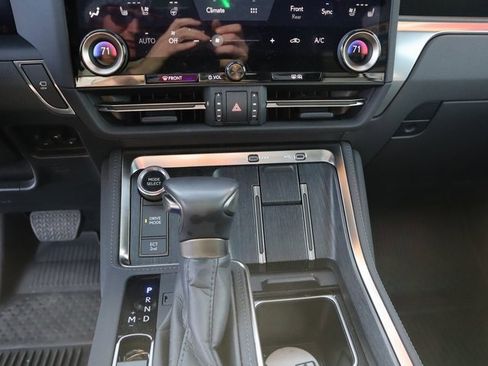 Used 2024 Lexus GX 550 550 Luxury+ 4D Sport Utility image 38