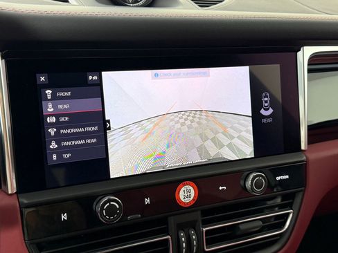 Certified 2026 Porsche Macan AWD/4WD image 30