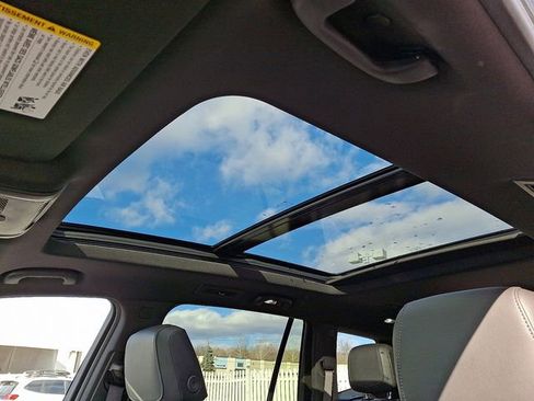 Certified 2025 Cadillac XT6 Premium Luxury image 17