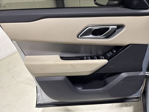 Used 2023 Land Rover Range Rover Velar R-Dynamic S image 14