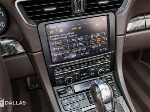 Used 2015 Porsche 911 Turbo S image 28