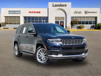 Used 2023 Jeep Grand Cherokee L Summit w/ Advanced Protech Group IV AWD/4WD video 1