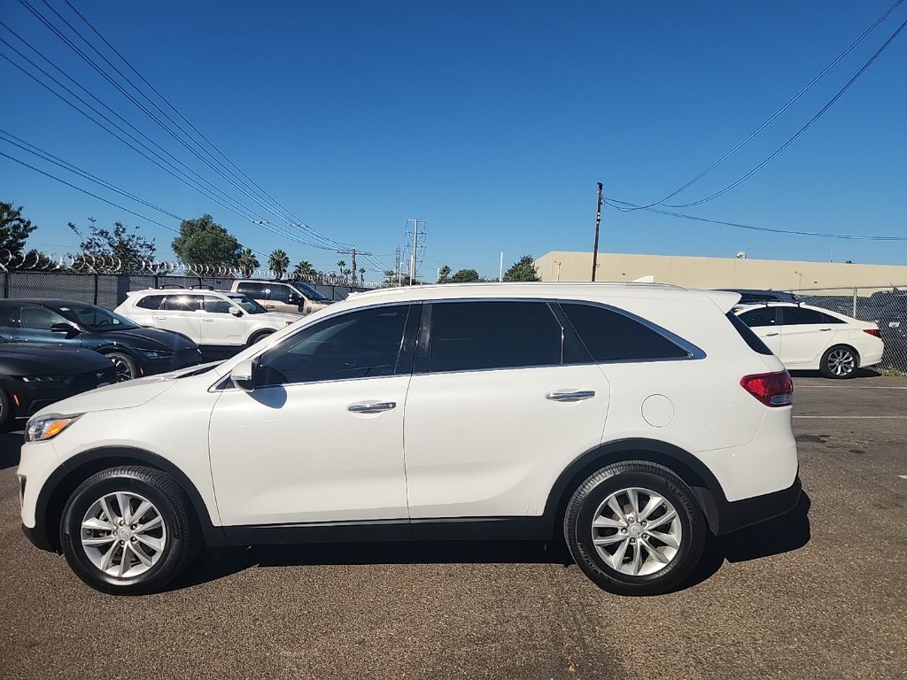 Used 2018 Kia Sorento FWD image 9