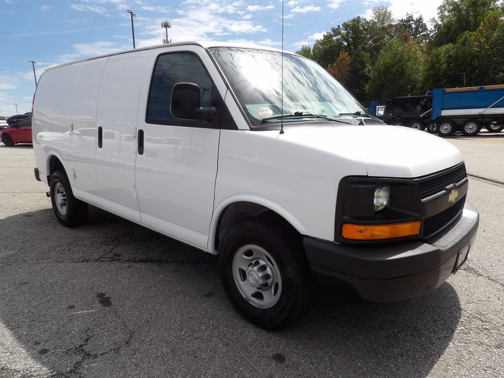 Used 2016 Chevrolet Express 2500 RWD image 10