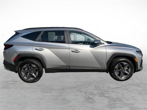 Used 2025 Hyundai Tucson SEL AWD/4WD image 2