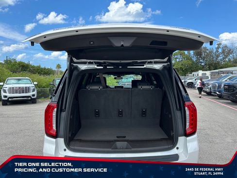 Used 2021 GMC Yukon SLT w/ SLT Premium Package RWD image 10