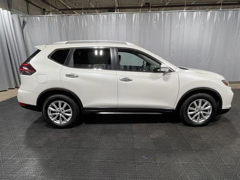 Used 2018 Nissan Rogue SV image 11