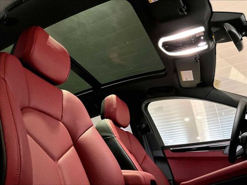 New 2026 Porsche Macan Turbo image 23