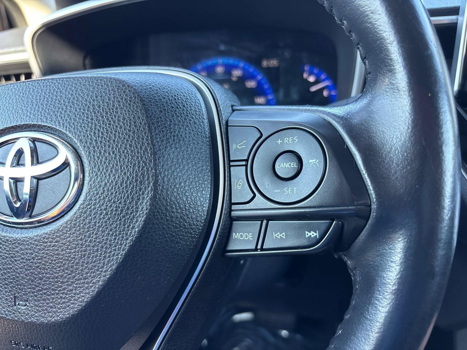 Used 2022 Toyota Corolla Cross XLE AWD/4WD image 18