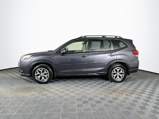 Used 2022 Subaru Forester Premium AWD/4WD image 3