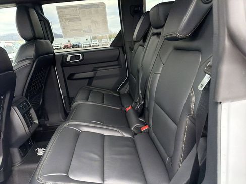 New 2026 Ford Bronco Badlands AWD/4WD image 13