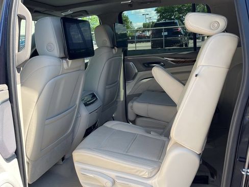 Used 2021 Cadillac Escalade ESV Sport Platinum AWD/4WD image 17