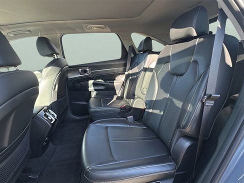 Used 2022 Kia Sorento SX image 14