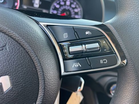 Used 2023 Kia Forte LX image 43