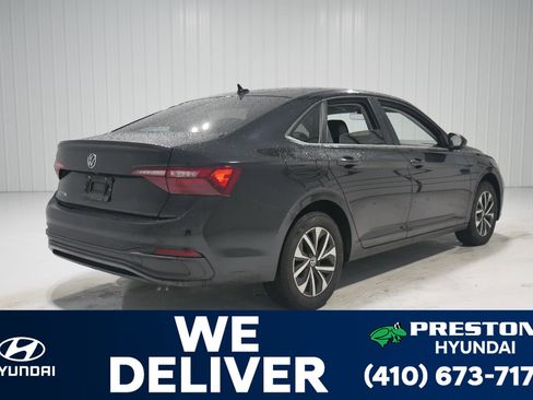 Used 2024 Volkswagen Jetta S image 5