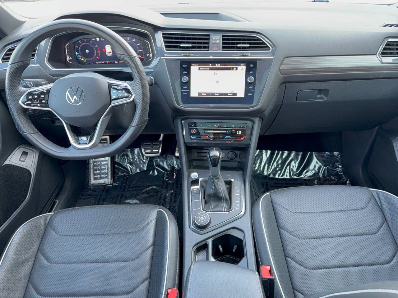 Used 2024 Volkswagen Tiguan SEL R-Line w/ MDO Package, Two-Row AWD/4WD image 17