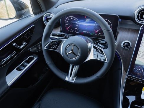 Certified 2025 Mercedes-Benz GLC 300 4MATIC image 24