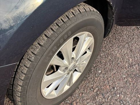 Used 2015 Kia Sedona LX w/ LX Convenience Package image 43