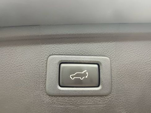 Used 2019 Subaru Outback 2.5i Limited AWD/4WD image 9
